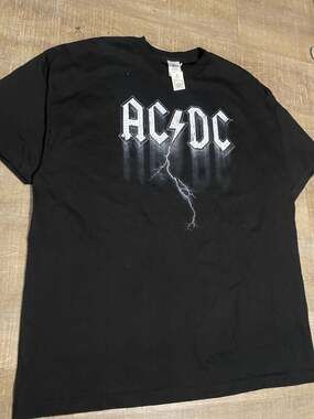 New Vintage 2004 AC/DC Thunderstruck Lightning Logo Band Tee XXL